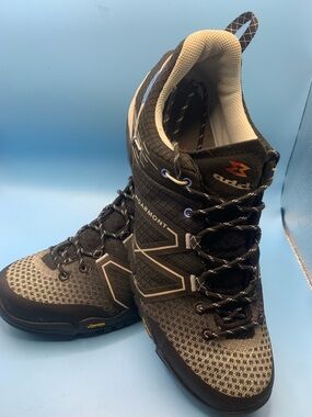 Garmont Women’s Hiking Shoe with Durable Grip size 10